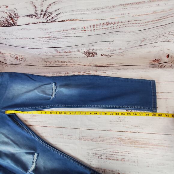 Kancan Logan Distressed Skinny Jeans Curvy Comfy Stretchy Cozycore Denim Size 15 - Picture 12 of 12